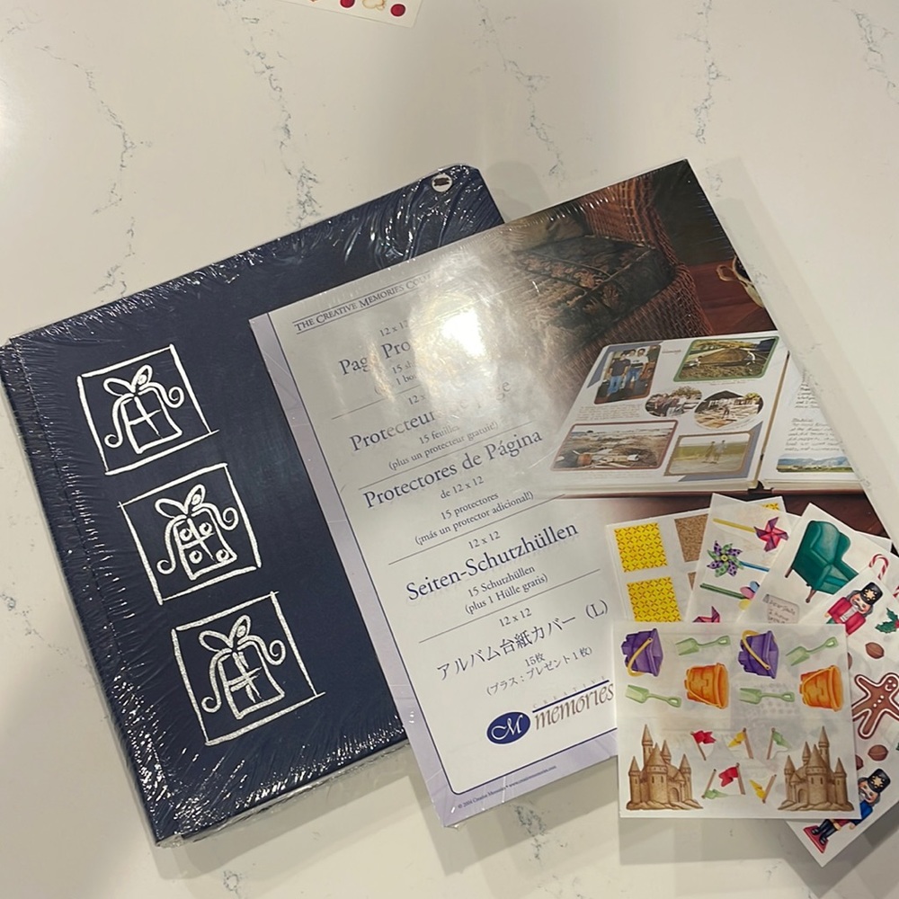 Creative Memories ‘12x12’ specialty album with corresponding page protectors NWT